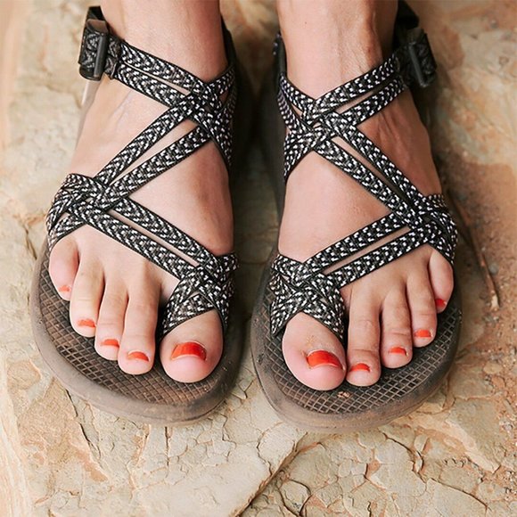 size 9 chaco women's sandals